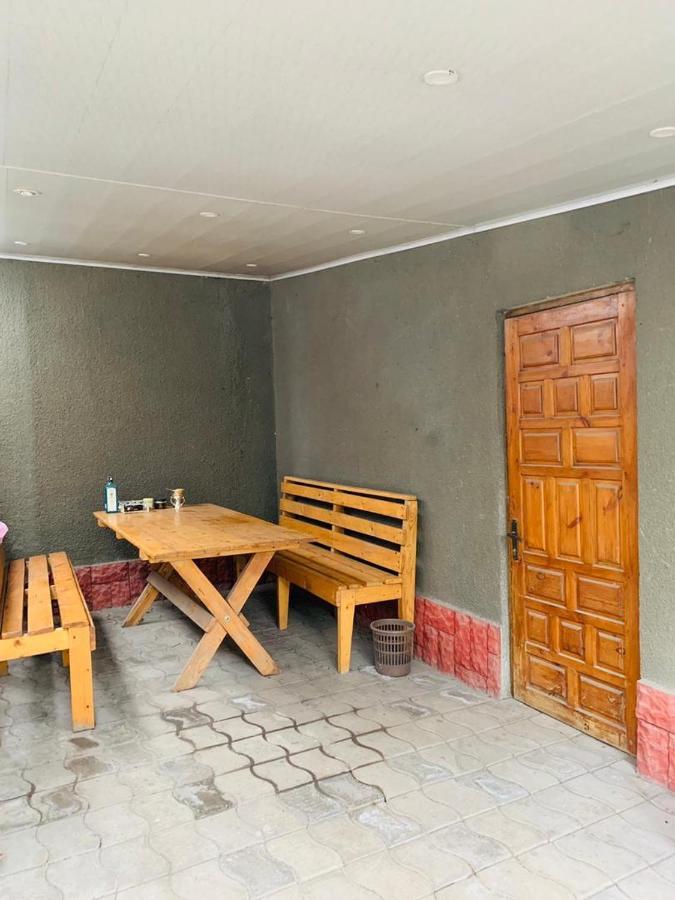 Ala-Bel Guesthouse Bishkek Esterno foto